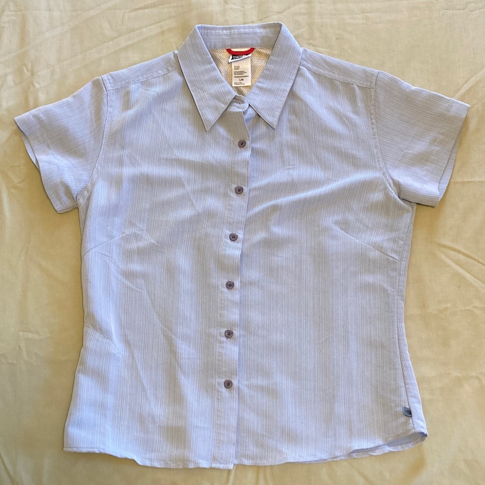 Women’s North Face summer shirt